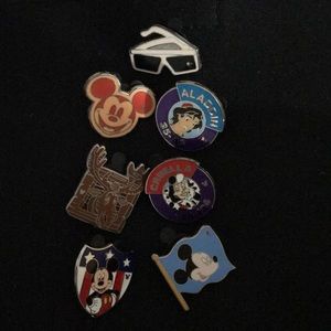 Disney hidden Mickey pins